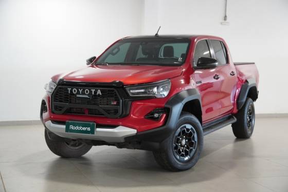 TOYOTA HILUX 2.8 D-4D TURBO DIESEL CD GR-S 4X4 AUTOMÁTICO